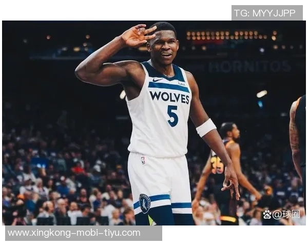 爱德华兹半场状态低迷仅得7分四项数据表现平平引发关注