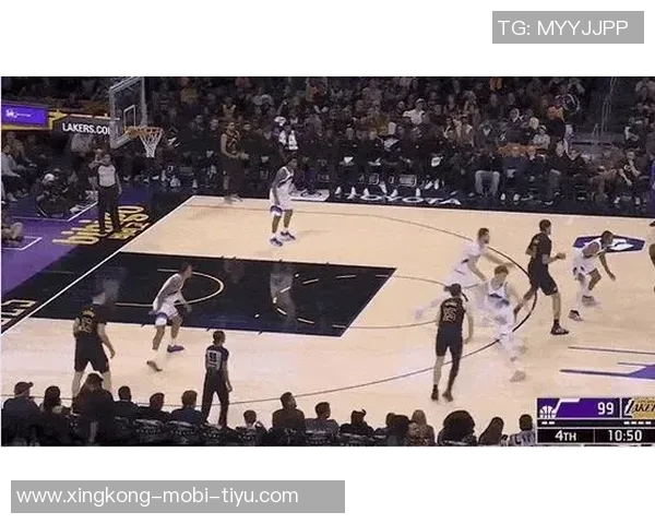 詹姆斯密切关注湖人动态路威建议他全力以赴争夺冠军 詹姆斯密切关注湖人动态路威建议他全力以赴争夺冠军