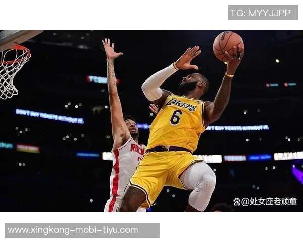 夸梅质疑詹姆斯年龄问题为何仍能完成隔人扣篮的表现